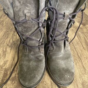 Women’s brown boots